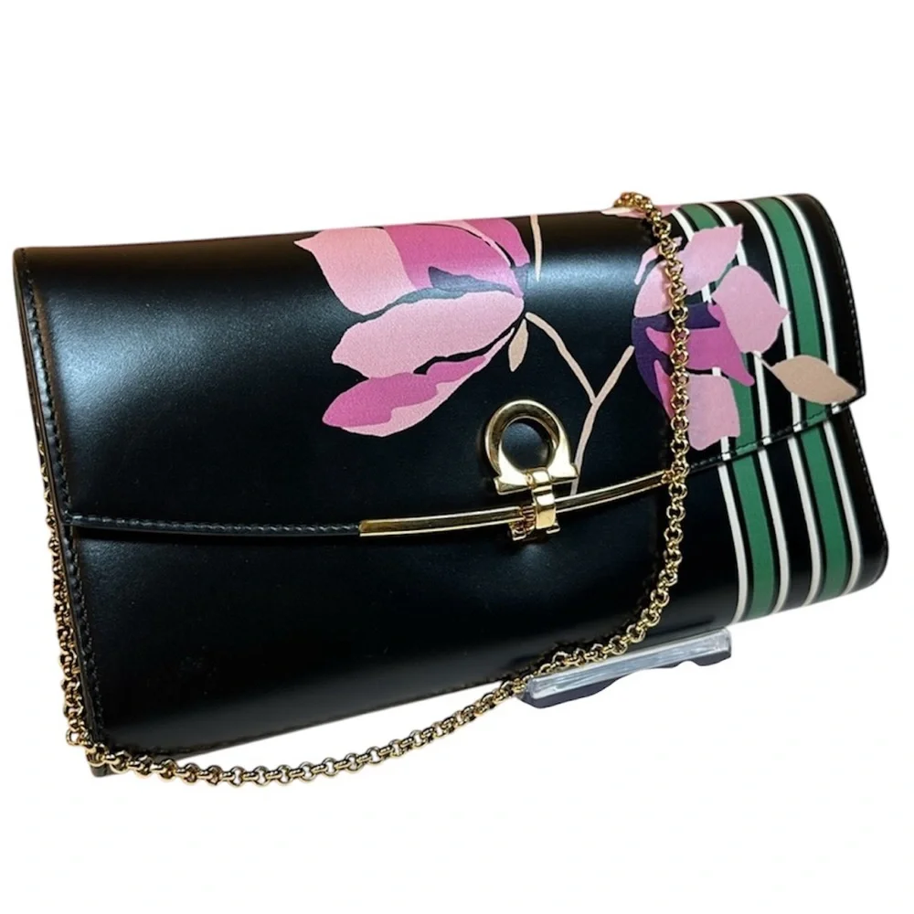 Vintage Salvatore Ferragamo Gancini‎ Flap Printed Flowers Leather Clutch Bag